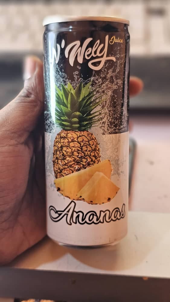Jugo de Piña N'Wely en una lata de 250 ml (Sahel Agri-Sol / Adalidda / dominio público)